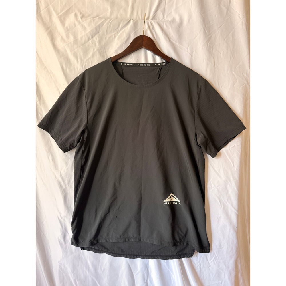 Nike Trail Dri-FIT Running Shirt Mens Medium Grey Short Sleeve Mesh Back CZ9058